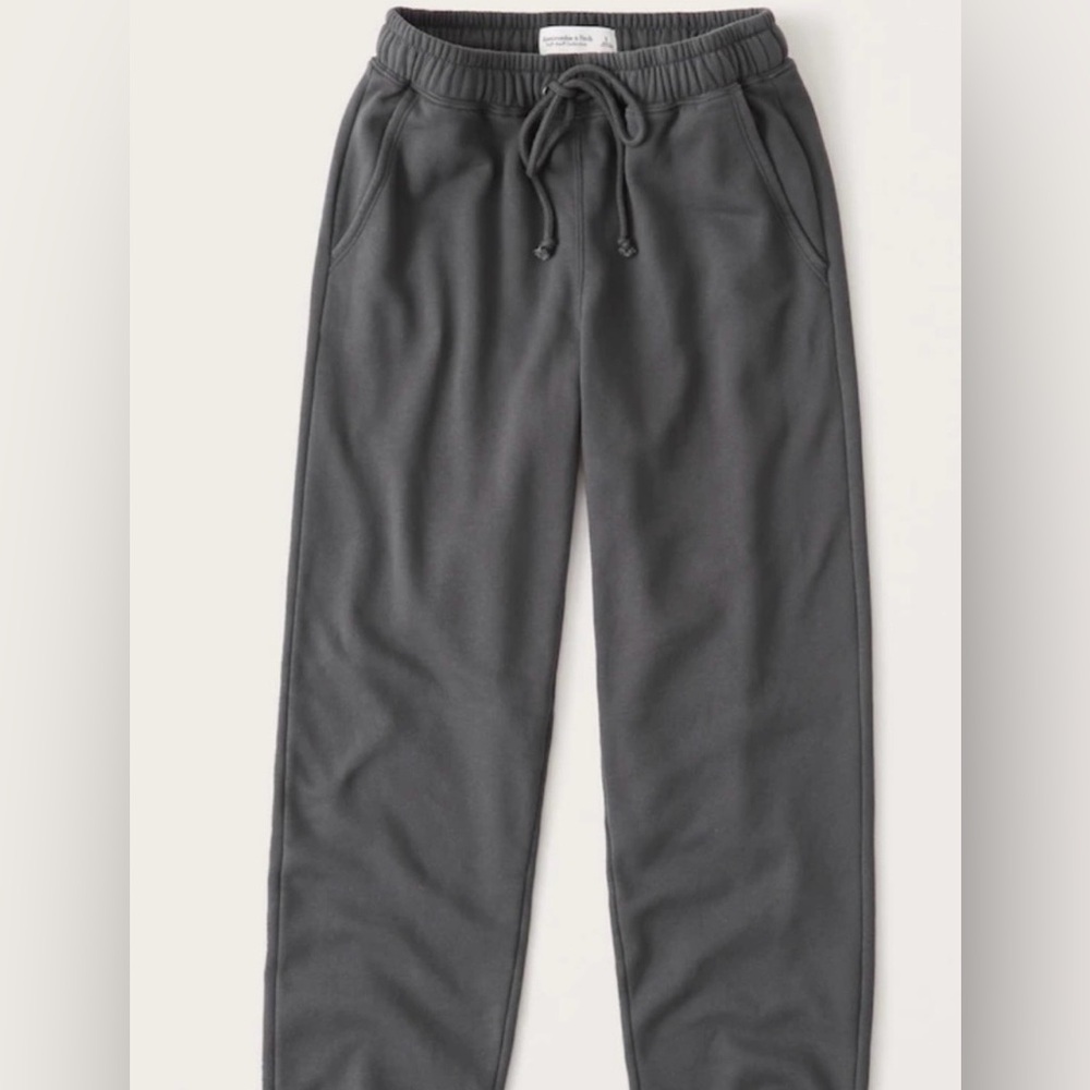Abercrombie & Fitch Sunday Sweats in Gray Coal - Size M - Picture 2 of 6